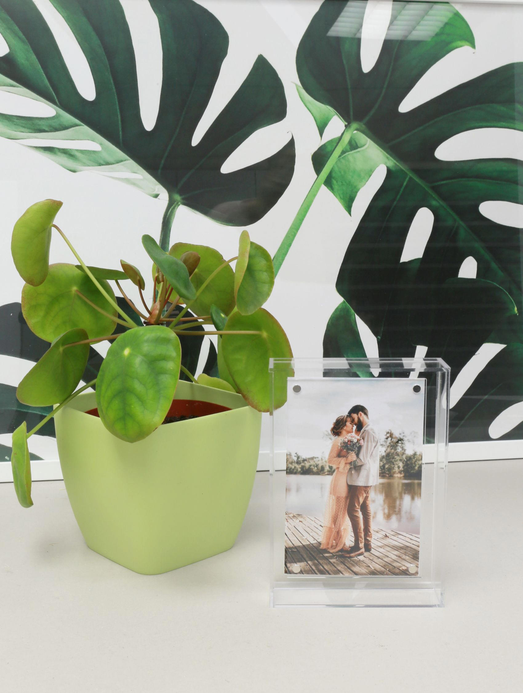 Acrylglasrahmen mit schwebendem Fotoeffect - klar