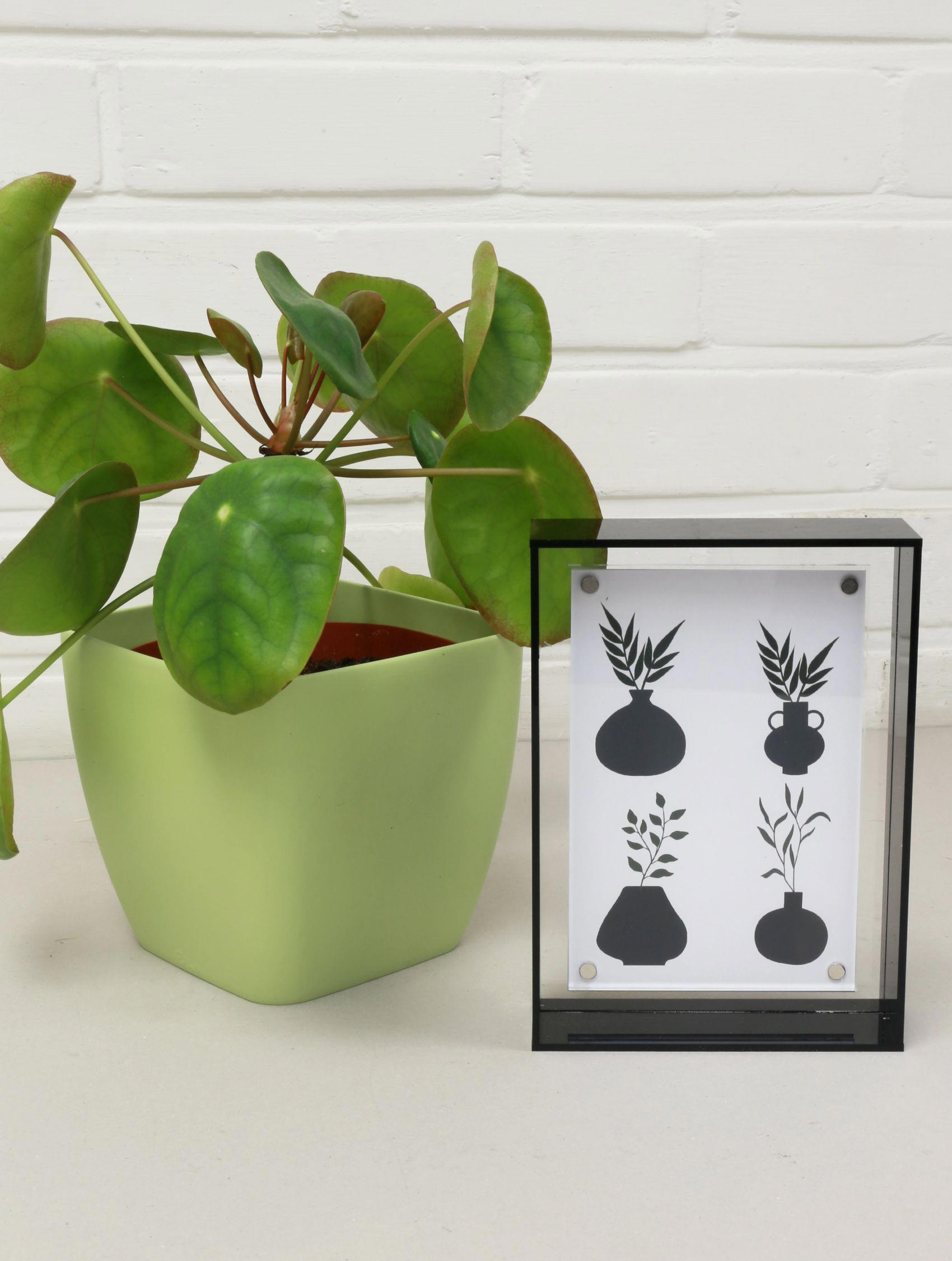 Acrylglasrahmen mit schwebendem Fotoeffect - schwarz